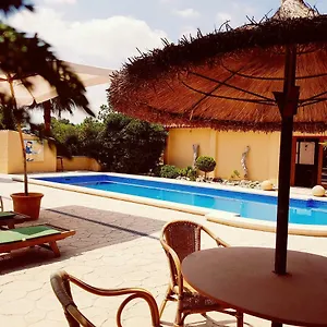 Finca Caballo Blanco , Монтуири Испания